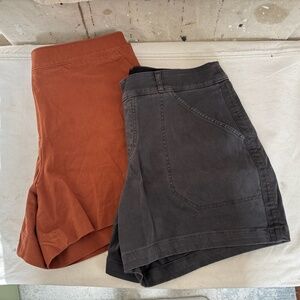 Bundle of Two Spanx Pull On Shorts On the Go and Twill Stretch